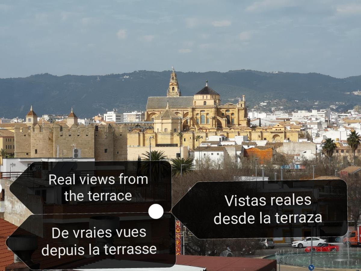 Spectacular Views. New With Free Parking Apartment
